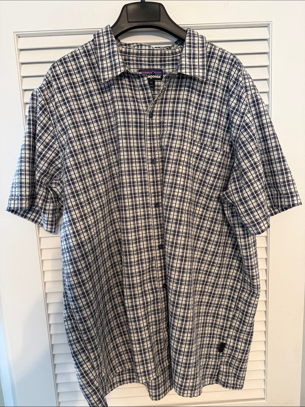 Patagonia Men’s Navy and White Plaid Short-Sleeve Button-Down Shirt - Picture 1 of 1